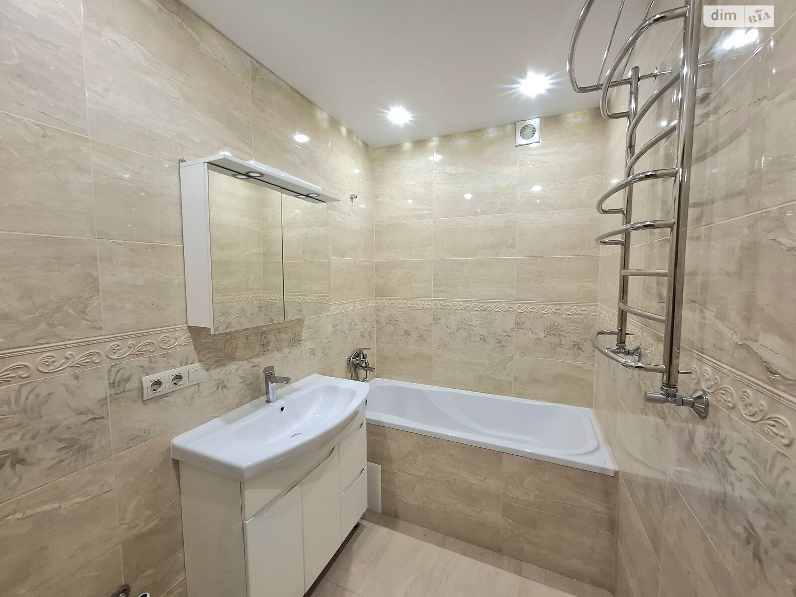 Продаж двокімнатної квартири в Зарванцях, на вул. Одеська 3 корпус 11, фото 1 Продаж двокімнатної квартири в Зарванцях, на вул. Одеська 3 корпус 11, фото 1