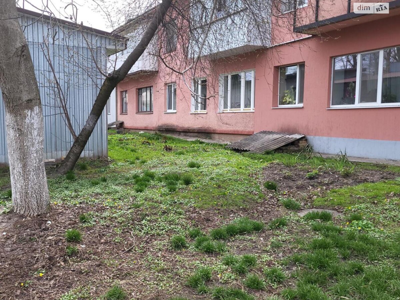 Продаж трикімнатної квартири в Зорі, на вул. Конституції, фото 1 Продаж трикімнатної квартири в Зорі, на вул. Конституції, фото 1