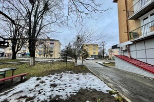 Продажа однокомнатной квартиры в Здолбунове, на ул. Школьная, район Негри фото 2
