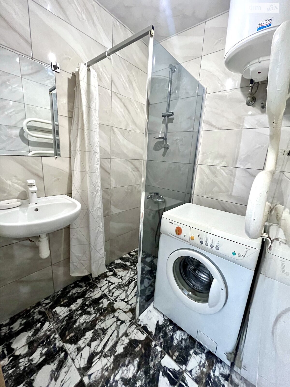 Продажа трехкомнатной квартиры в Здолбунове, на ул. Независимости 36, район Центр фото 1