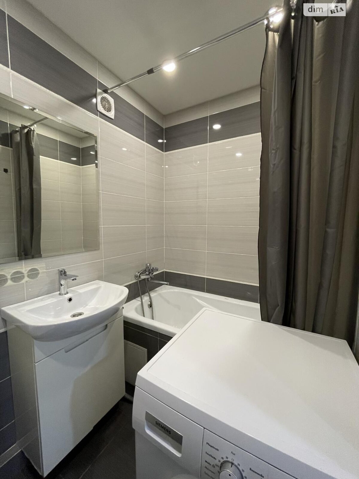 Продаж чотирикімнатної квартири в Здолбунові, на вул. Заводська, фото 1