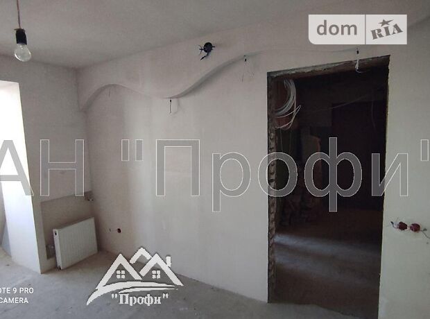 Продажа трехкомнатной квартиры в Золочеве, на Центральна район Фески фото 1 Продажа трехкомнатной квартиры в Золочеве, на Центральна район Фески фото 1