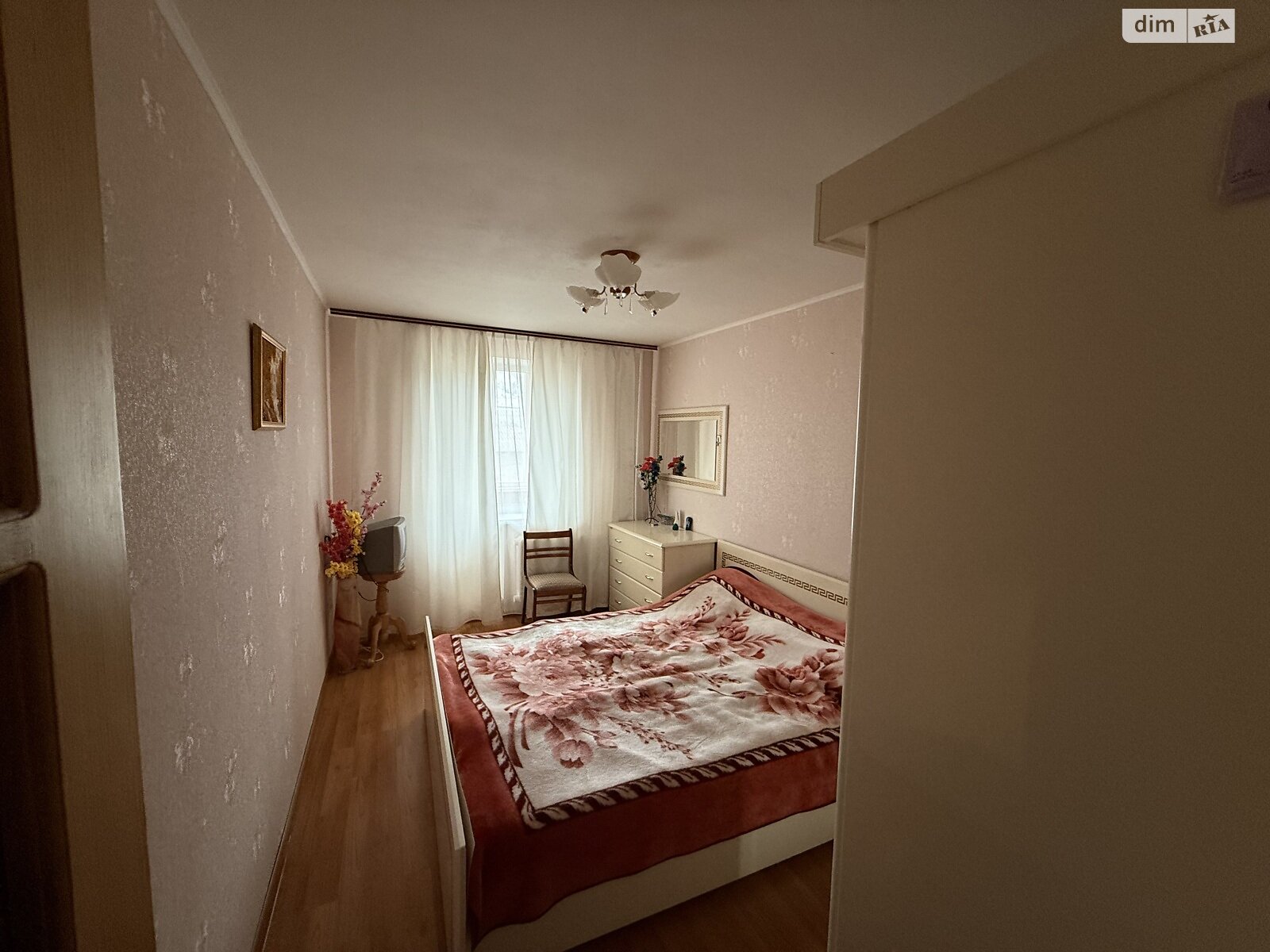 Продаж трикімнатної квартири в Звягелі, на вул. Шевченка, фото 1 Продаж трикімнатної квартири в Звягелі, на вул. Шевченка, фото 1