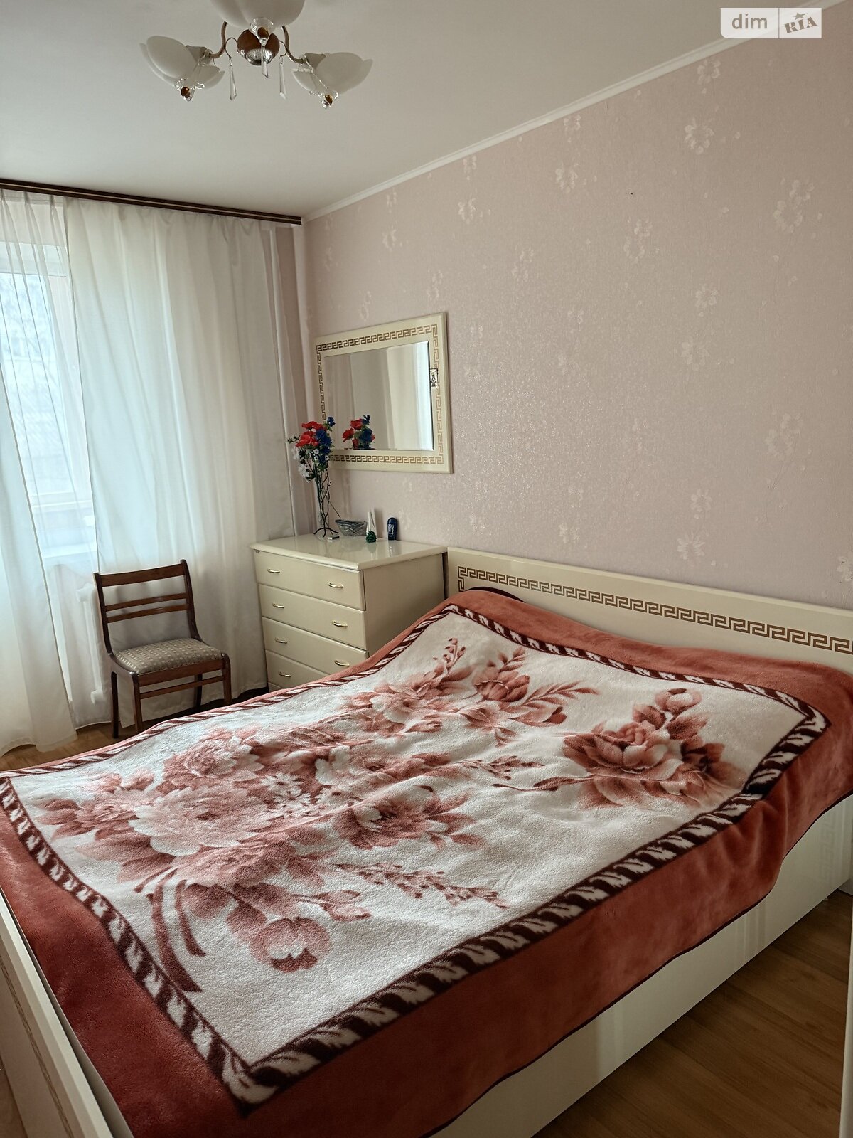 Продаж трикімнатної квартири в Звягелі, на вул. Шевченка, фото 1 Продаж трикімнатної квартири в Звягелі, на вул. Шевченка, фото 1