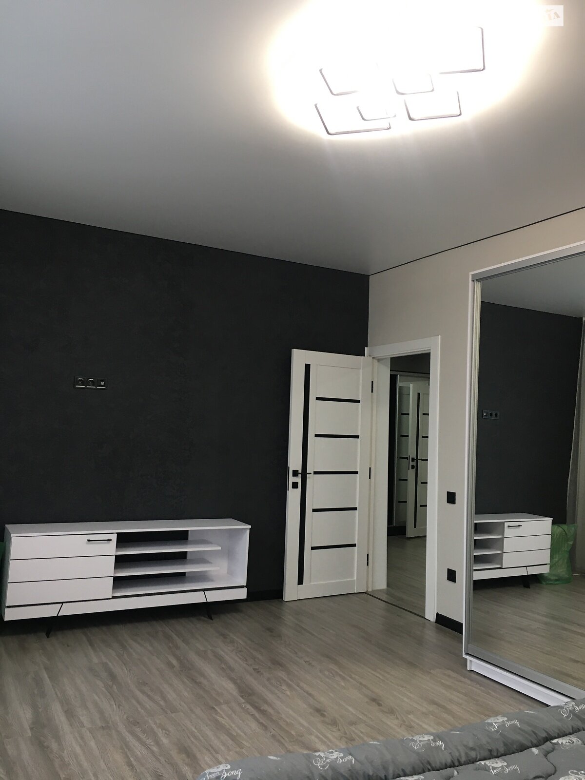 Продаж трикімнатної квартири в Звягелі, на вул. Військової доблесті (Леваневського), фото 1 Продаж трикімнатної квартири в Звягелі, на вул. Військової доблесті (Леваневського), фото 1