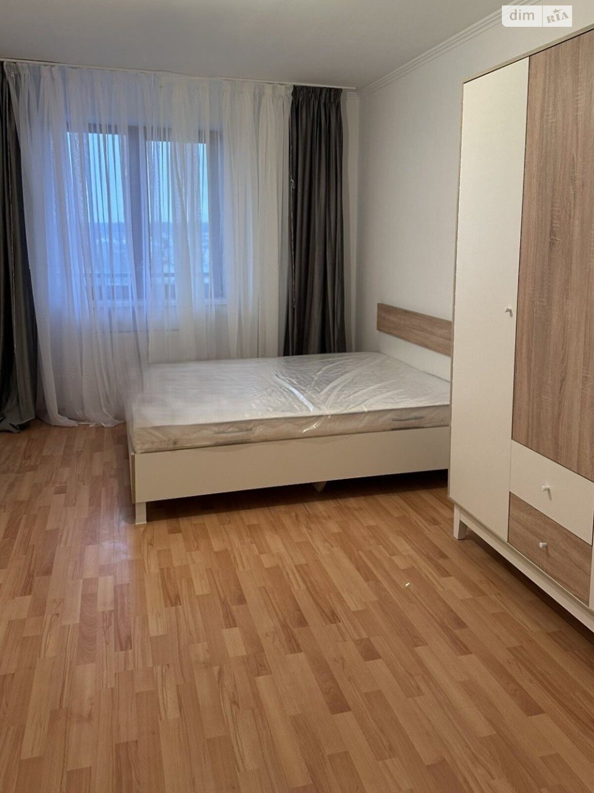 Продаж трикімнатної квартири в Зимна Вода, на вул. Тичини, фото 1 Продаж трикімнатної квартири в Зимна Вода, на вул. Тичини, фото 1