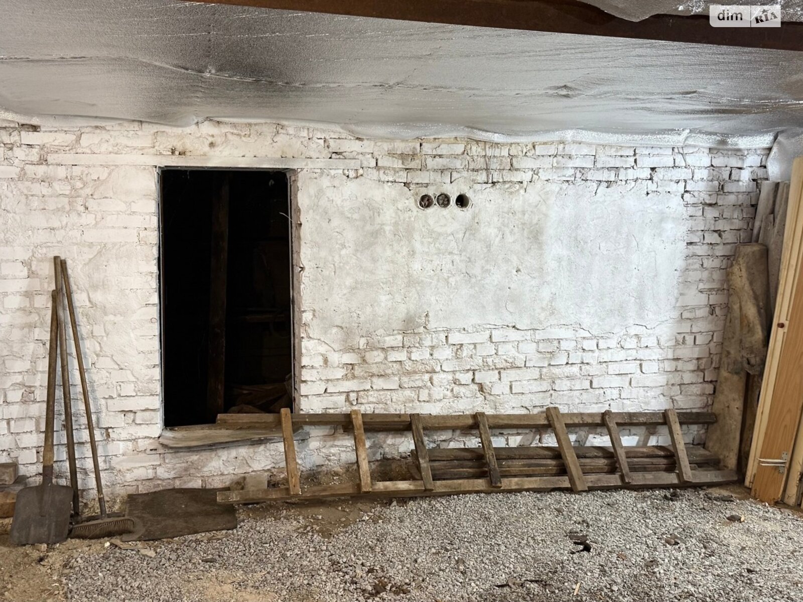 Место в гаражном кооперативе под легковое авто в Бердичеве, площадь 35 кв.м. фото 1