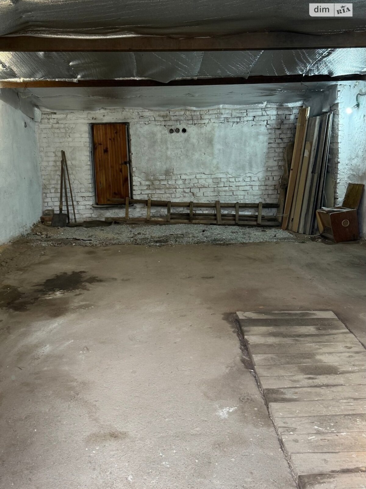 Место в гаражном кооперативе под легковое авто в Бердичеве, площадь 35 кв.м. фото 1