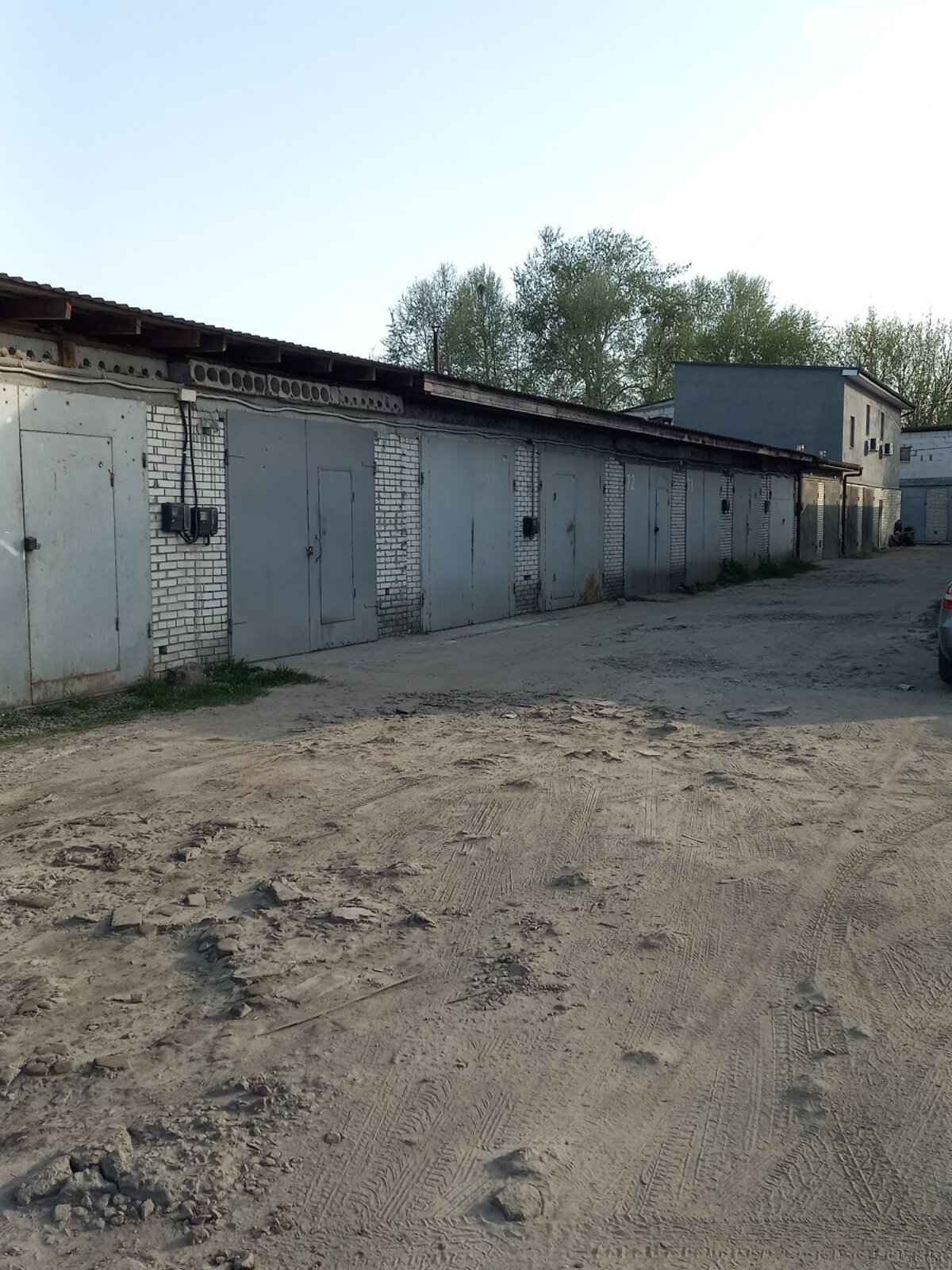 Место в гаражном кооперативе под легковое авто в Буче, площадь 40 кв.м. фото 1 Место в гаражном кооперативе под легковое авто в Буче, площадь 40 кв.м. фото 1