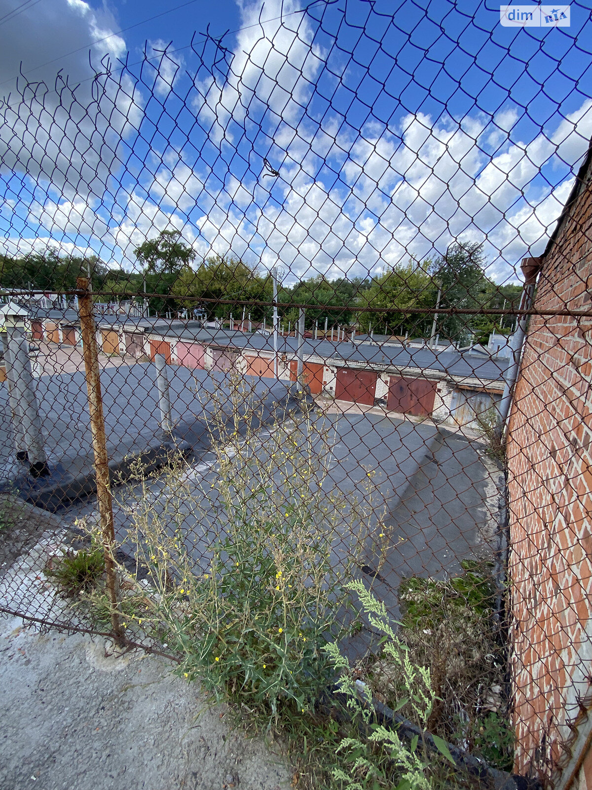 Место в гаражном кооперативе под легковое авто в Чернигове, площадь 22 кв.м. фото 1 Место в гаражном кооперативе под легковое авто в Чернигове, площадь 22 кв.м. фото 1