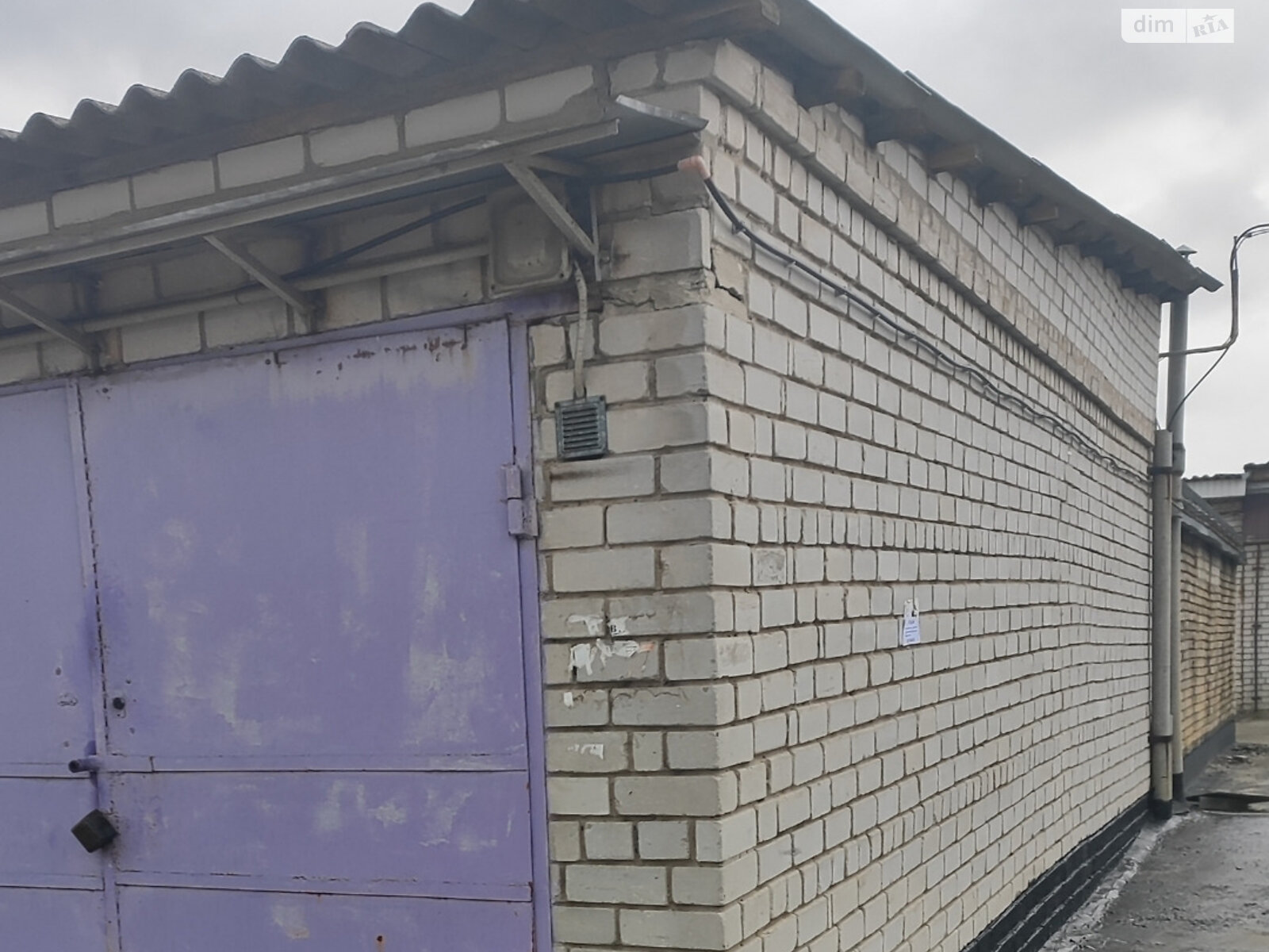 Место в гаражном кооперативе под легковое авто в Днепре, площадь 27 кв.м. фото 1