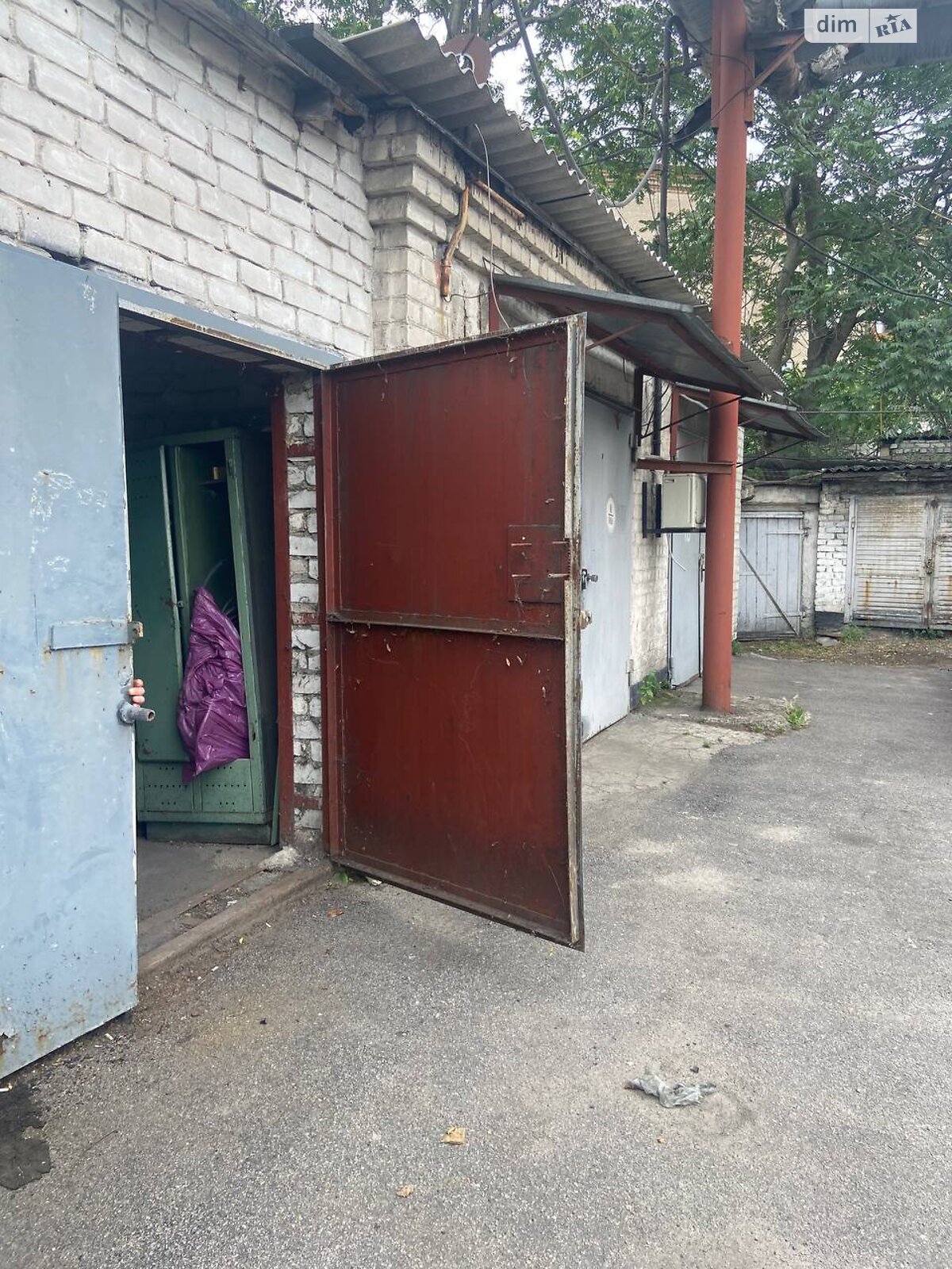 Место в гаражном кооперативе под легковое авто в Днепре, площадь 19 кв.м. фото 1 Место в гаражном кооперативе под легковое авто в Днепре, площадь 19 кв.м. фото 1