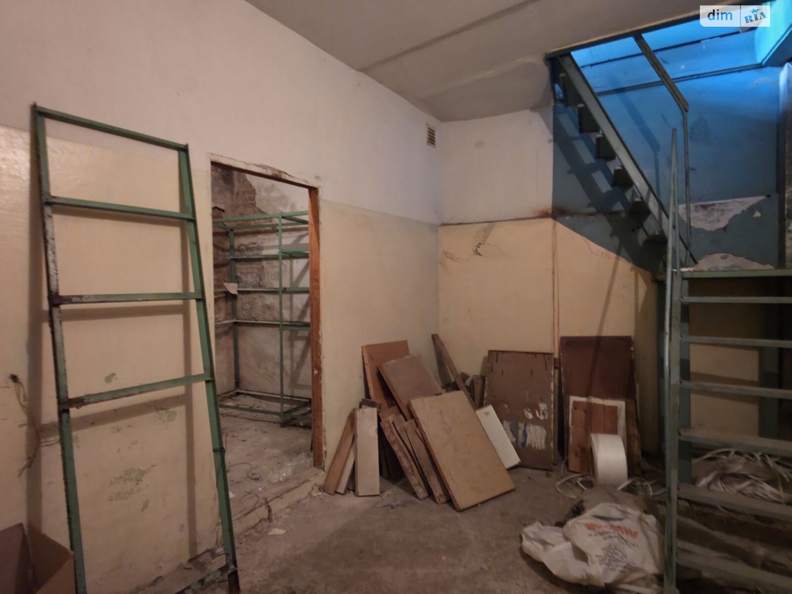 Місце в гаражному кооперативі під легкове авто в Дніпрі, площа 47 кв.м. фото 1 Місце в гаражному кооперативі під легкове авто в Дніпрі, площа 47 кв.м. фото 1