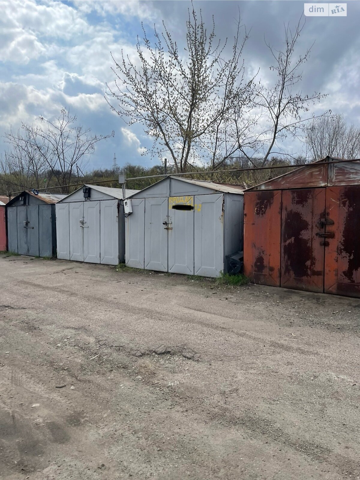Місце в гаражному кооперативі під легкове авто в Дніпрі, площа 18 кв.м. фото 1 Місце в гаражному кооперативі під легкове авто в Дніпрі, площа 18 кв.м. фото 1