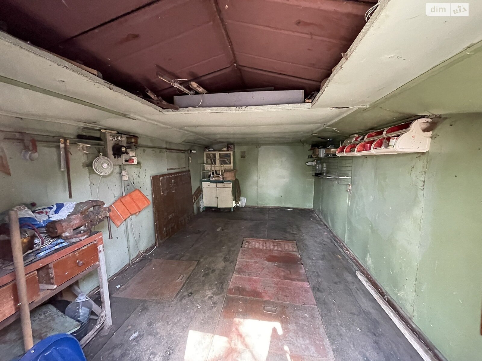 Место в гаражном кооперативе под легковое авто в Днепре, площадь 20 кв.м. фото 1