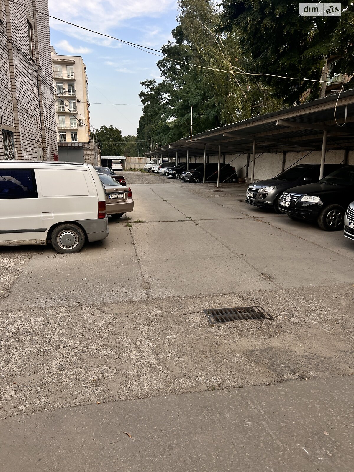 Место в гаражном кооперативе под легковое авто в Днепре, площадь 12 кв.м. фото 1 Место в гаражном кооперативе под легковое авто в Днепре, площадь 12 кв.м. фото 1