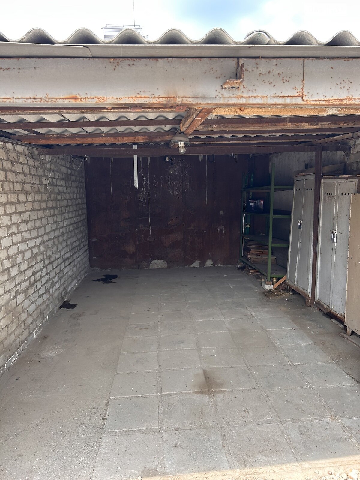 Місце в гаражному кооперативі під легкове авто в Харкові, площа 18 кв.м. фото 1 Місце в гаражному кооперативі під легкове авто в Харкові, площа 18 кв.м. фото 1