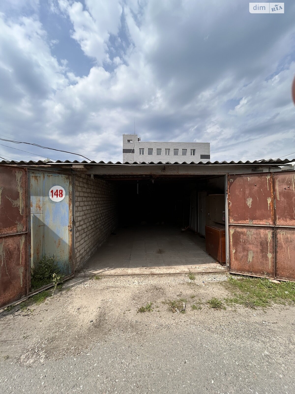 Місце в гаражному кооперативі під легкове авто в Харкові, площа 18 кв.м. фото 1 Місце в гаражному кооперативі під легкове авто в Харкові, площа 18 кв.м. фото 1