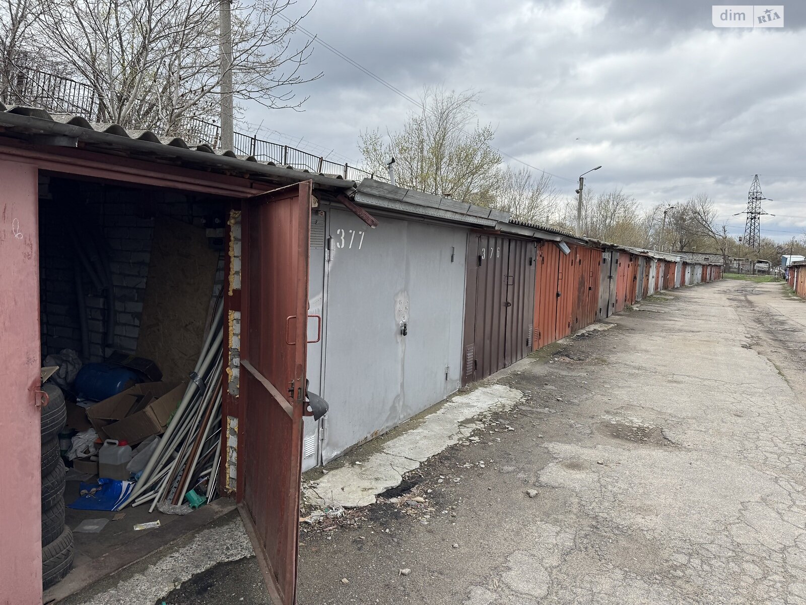 Место в гаражном кооперативе под легковое авто в Харькове, площадь 18 кв.м. фото 1 Место в гаражном кооперативе под легковое авто в Харькове, площадь 18 кв.м. фото 1