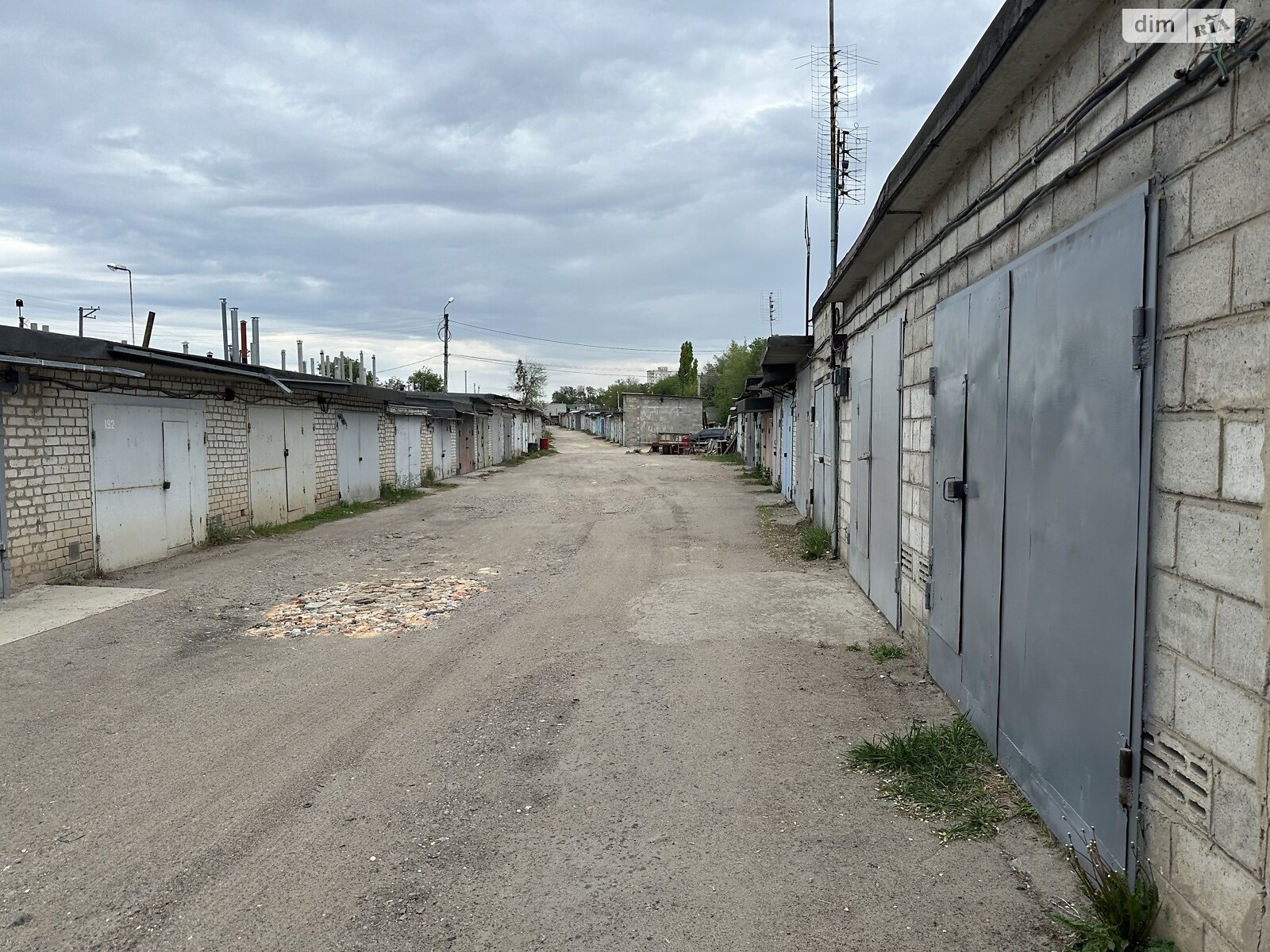 Место в гаражном кооперативе под легковое авто в Харькове, площадь 24 кв.м. фото 1 Место в гаражном кооперативе под легковое авто в Харькове, площадь 24 кв.м. фото 1
