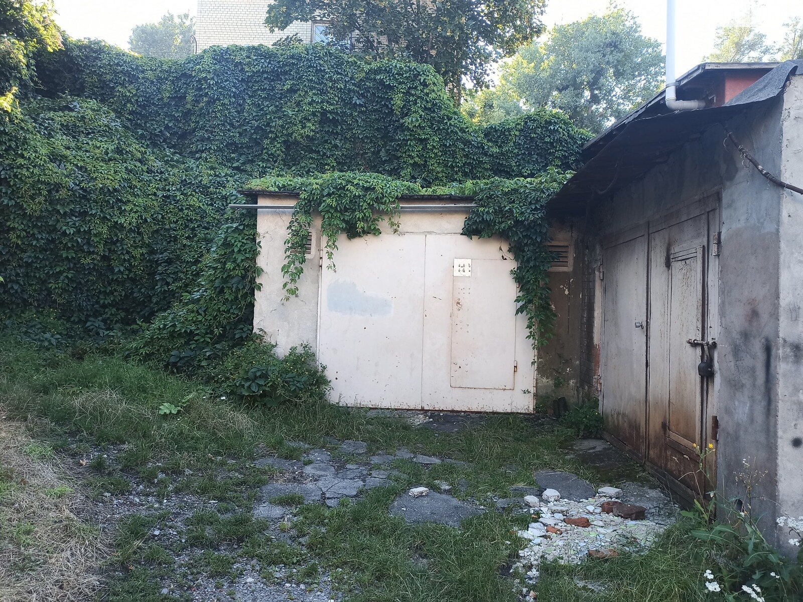 Место в гаражном кооперативе под легковое авто в Хмельницком, площадь 24 кв.м. фото 1