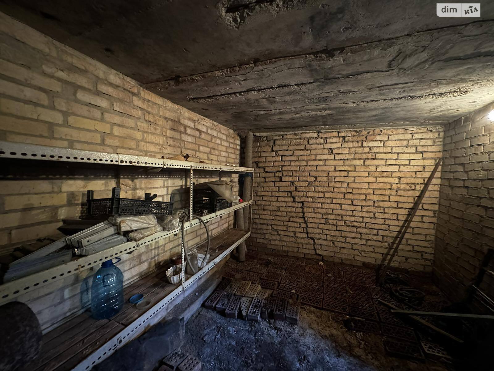 Місце в гаражному кооперативі під легкове авто в Ірпені, площа 30 кв.м. фото 1 Місце в гаражному кооперативі під легкове авто в Ірпені, площа 30 кв.м. фото 1