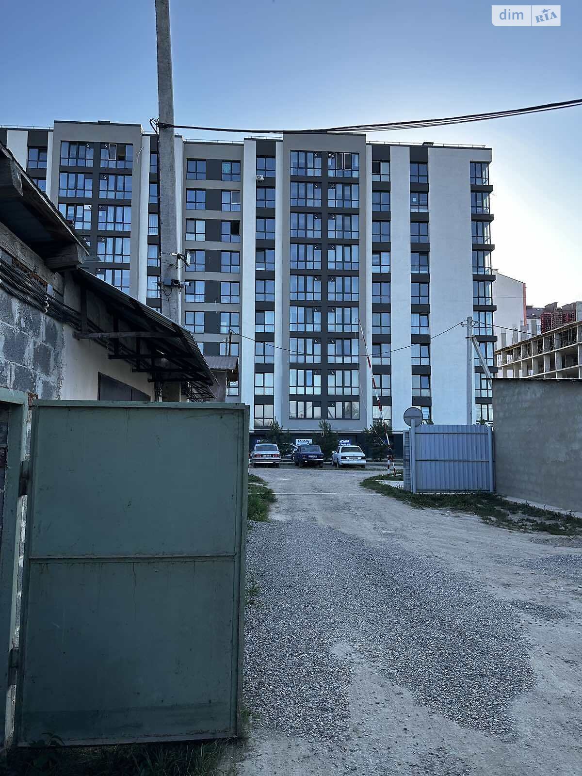 Место в гаражном кооперативе универсальный в Ивано-Франковске, площадь 21.4 кв.м. фото 1 Место в гаражном кооперативе универсальный в Ивано-Франковске, площадь 21.4 кв.м. фото 1