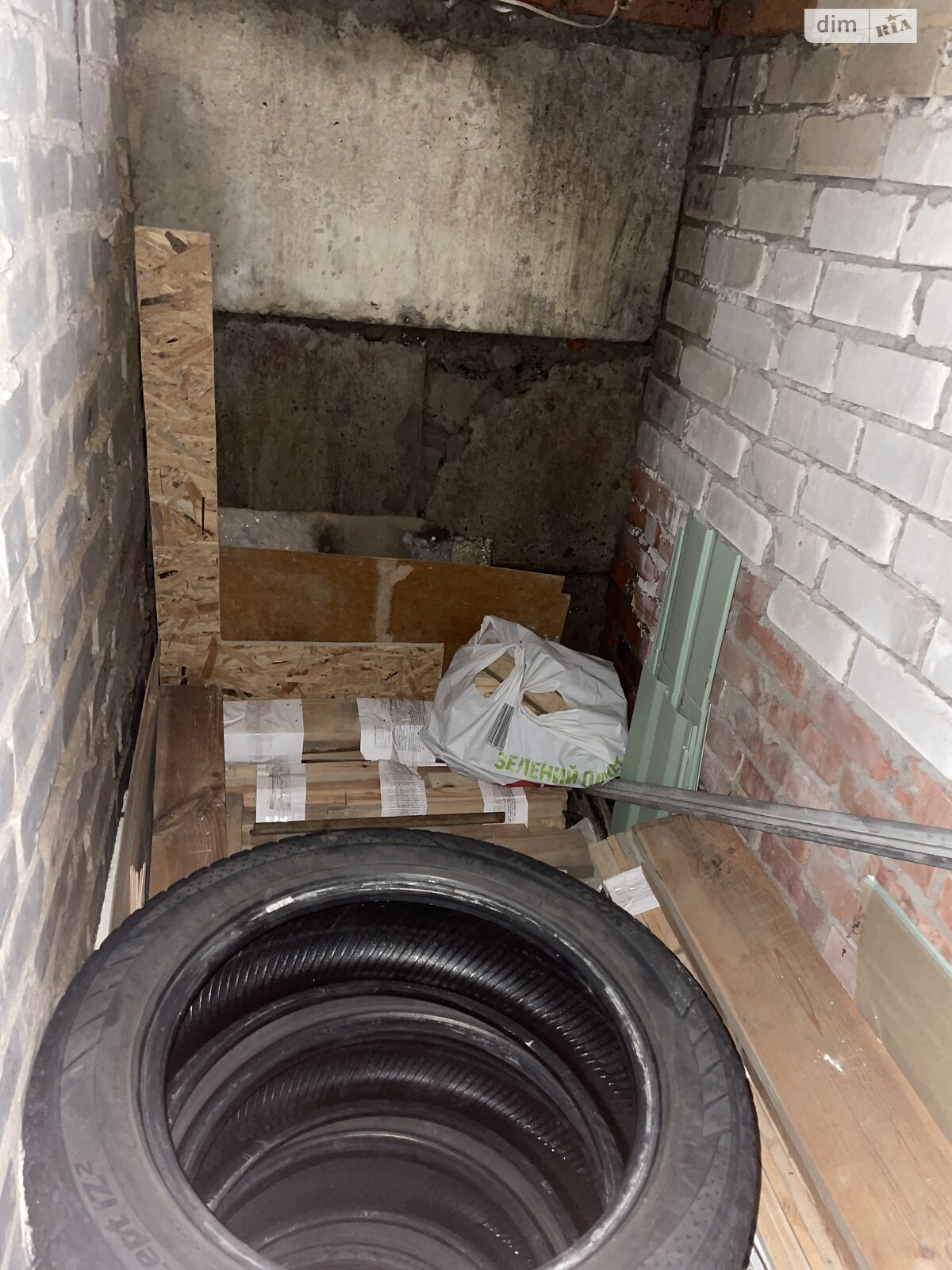 Место в гаражном кооперативе под легковое авто в Житомире, площадь 23.6 кв.м. фото 1 Место в гаражном кооперативе под легковое авто в Житомире, площадь 23.6 кв.м. фото 1