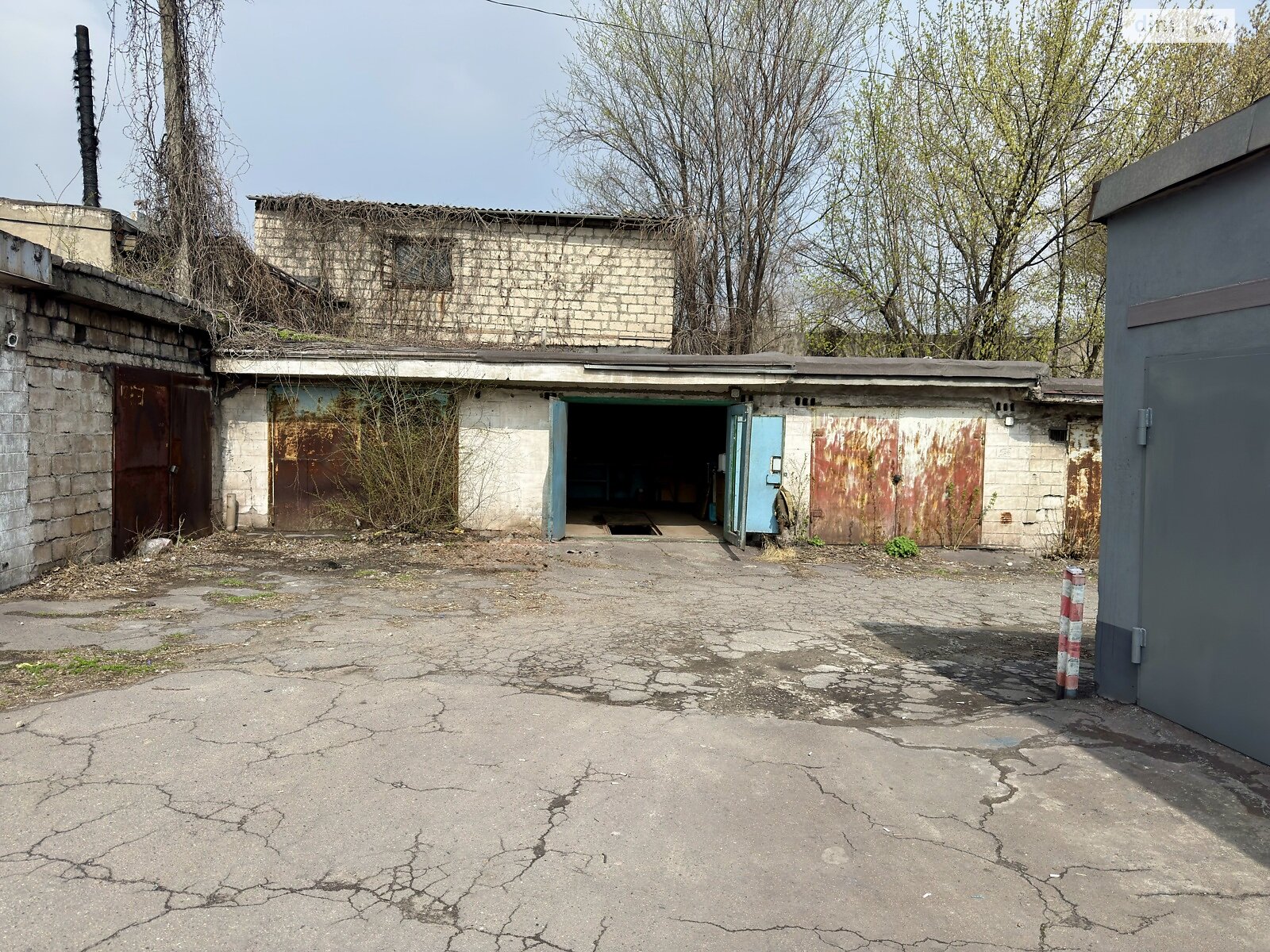 Місце в гаражному кооперативі під легкове авто в Кам’янському, площа 47 кв.м. фото 1 Місце в гаражному кооперативі під легкове авто в Кам’янському, площа 47 кв.м. фото 1