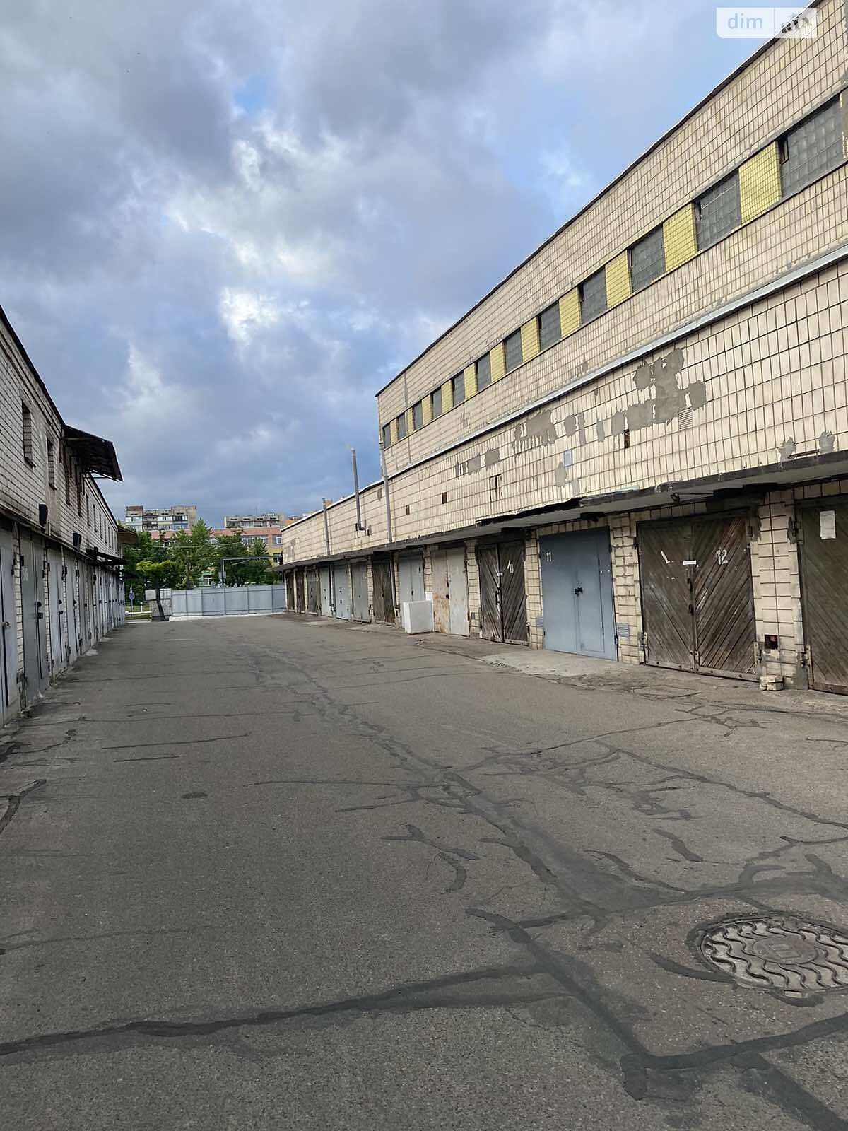 Місце в гаражному кооперативі під легкове авто в Києві, площа 16.3 кв.м. фото 1 Місце в гаражному кооперативі під легкове авто в Києві, площа 16.3 кв.м. фото 1