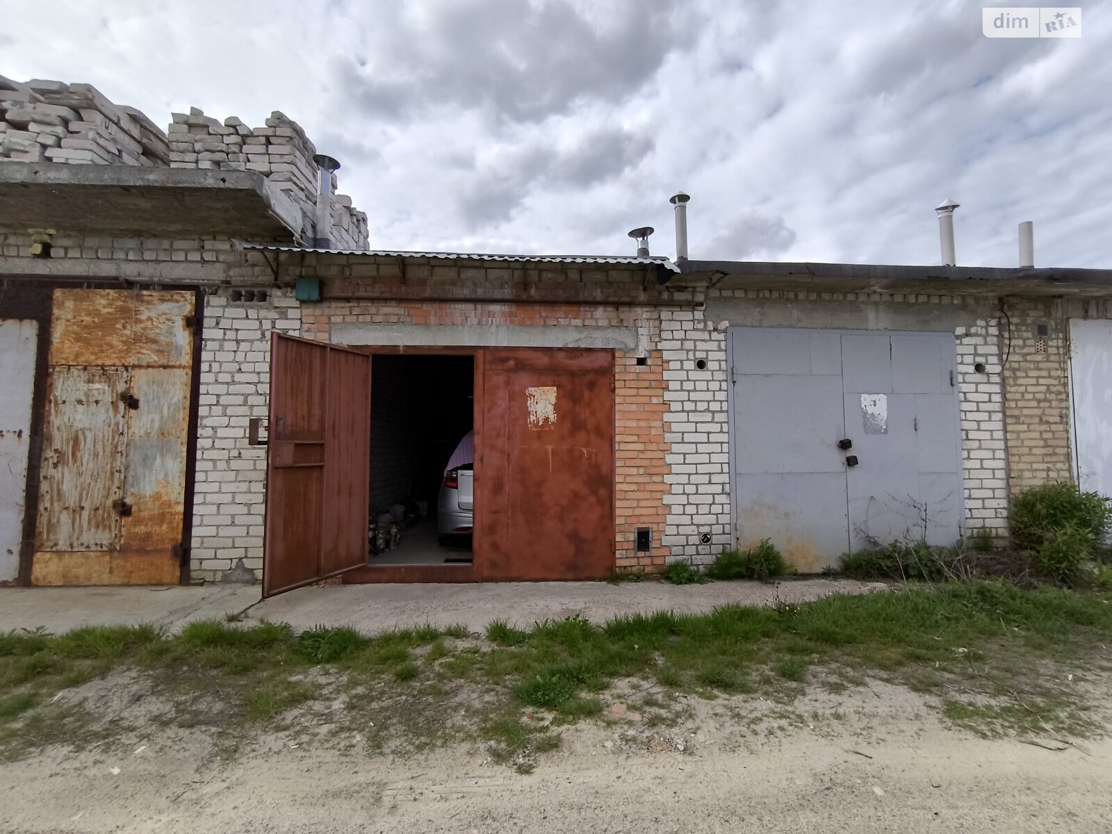 Место в гаражном кооперативе под легковое авто в Киеве, площадь 48 кв.м. фото 1 Место в гаражном кооперативе под легковое авто в Киеве, площадь 48 кв.м. фото 1