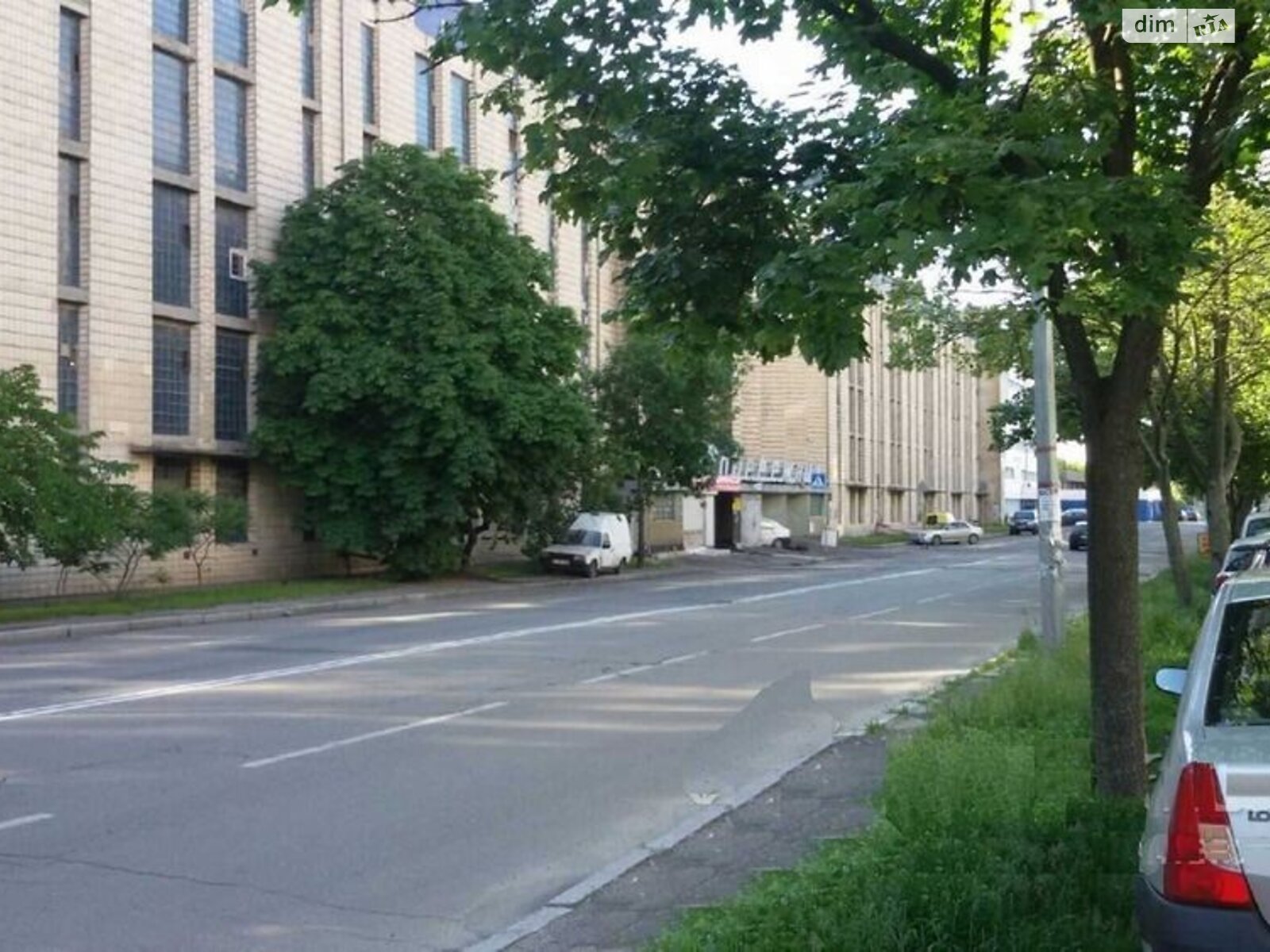 Місце в гаражному кооперативі універсальний в Києві, площа 18 кв.м. фото 1 Місце в гаражному кооперативі універсальний в Києві, площа 18 кв.м. фото 1