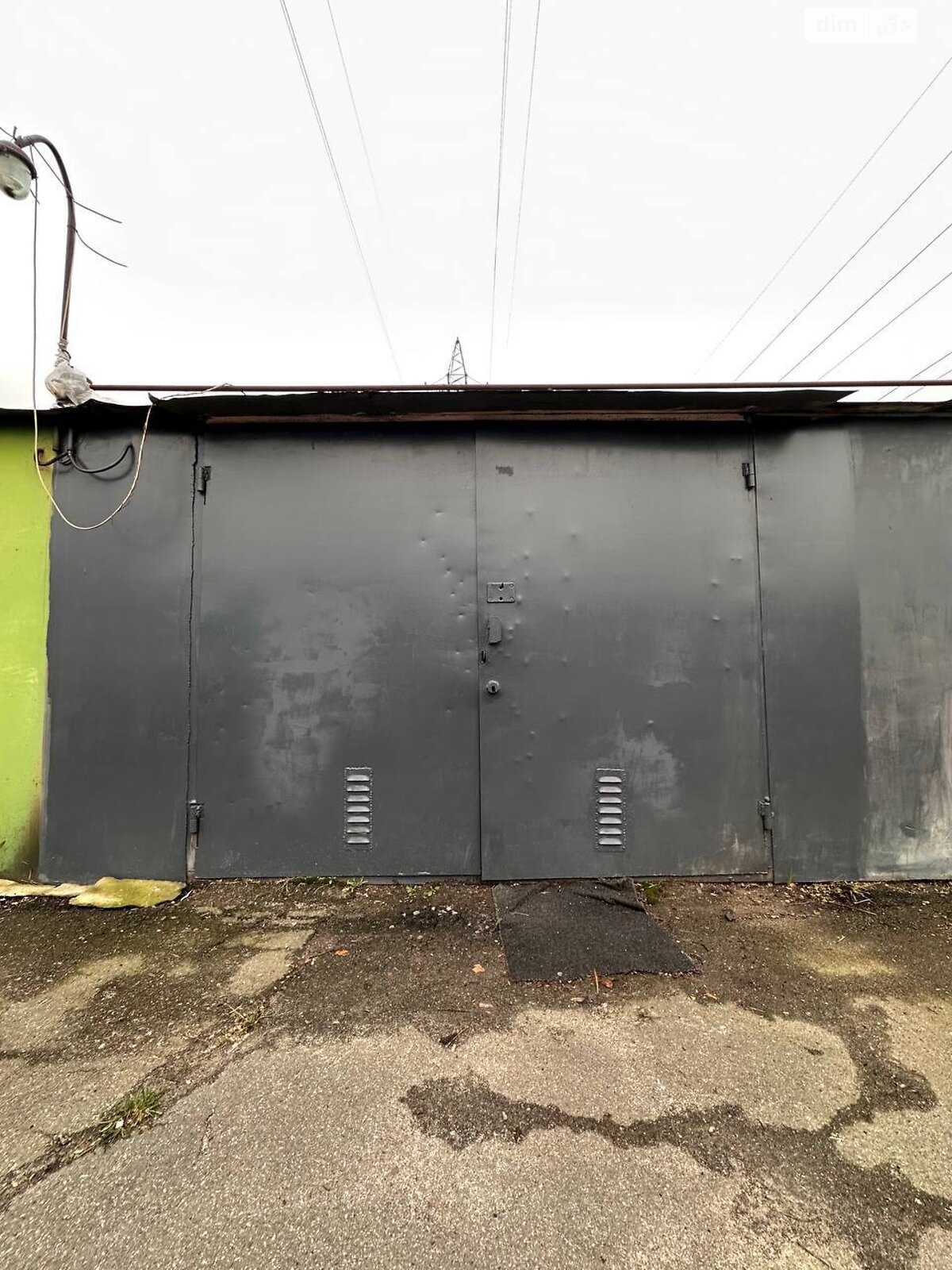 Місце в гаражному кооперативі під легкове авто в Києві, площа 19.7 кв.м. фото 1 Місце в гаражному кооперативі під легкове авто в Києві, площа 19.7 кв.м. фото 1