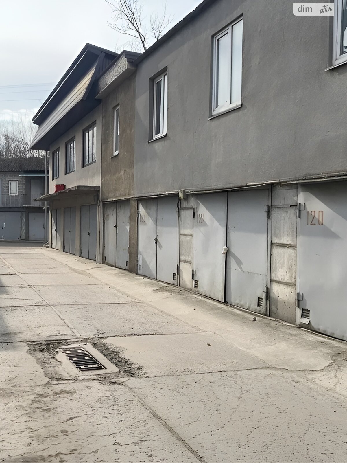 Місце в гаражному кооперативі під легкове авто в Києві, площа 32.6 кв.м. фото 1 Місце в гаражному кооперативі під легкове авто в Києві, площа 32.6 кв.м. фото 1