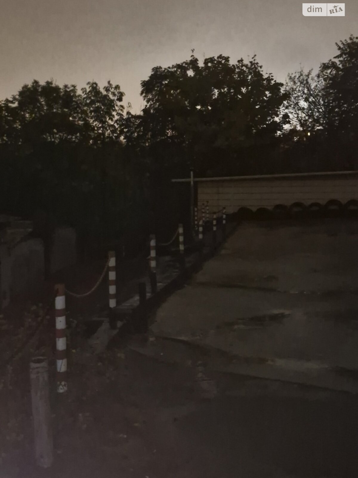 Место в гаражном кооперативе под легковое авто в Киеве, площадь 40 кв.м. фото 1 Место в гаражном кооперативе под легковое авто в Киеве, площадь 40 кв.м. фото 1