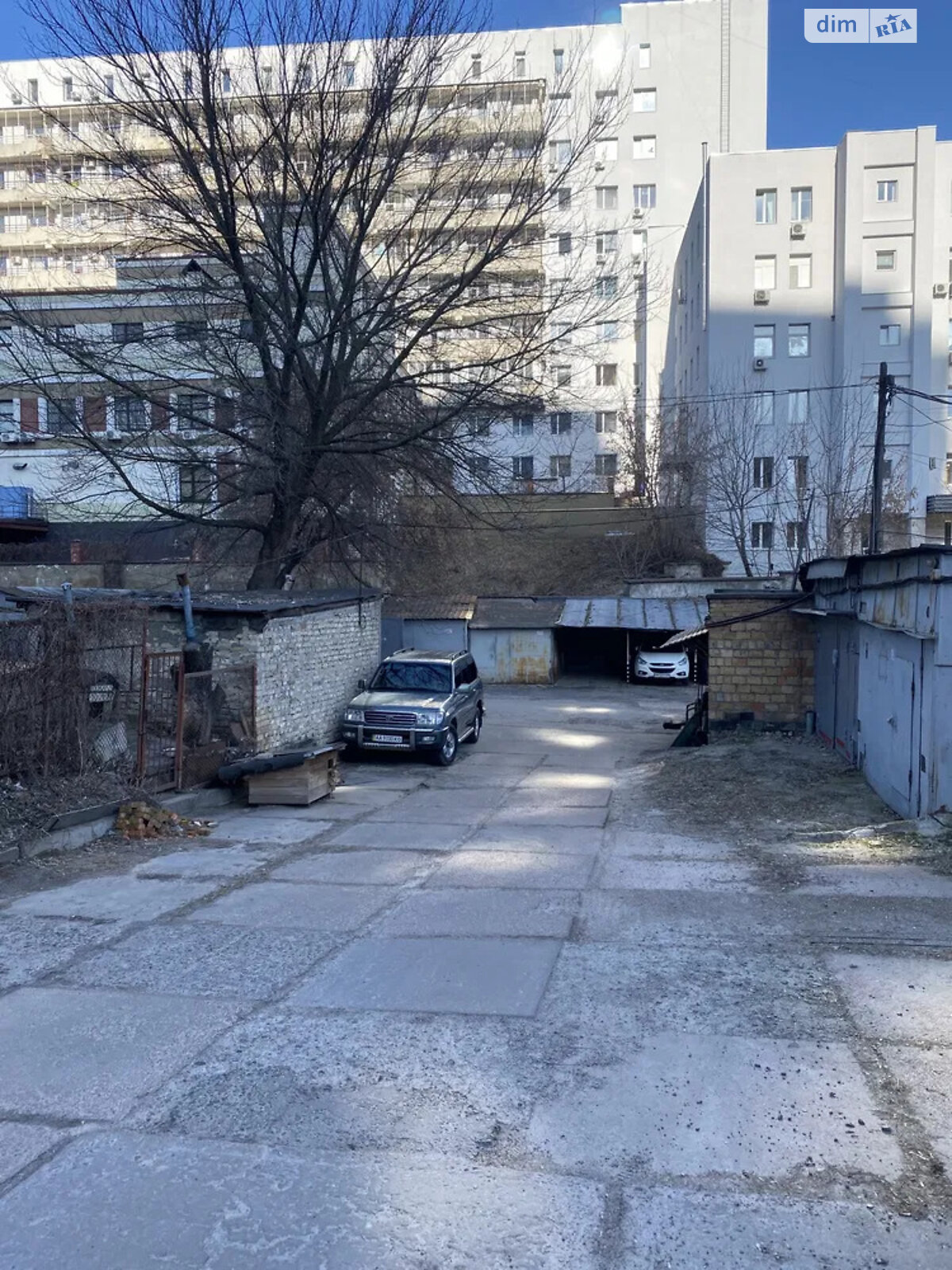 Місце в гаражному кооперативі під легкове авто в Києві, площа 17.7 кв.м. фото 1 Місце в гаражному кооперативі під легкове авто в Києві, площа 17.7 кв.м. фото 1