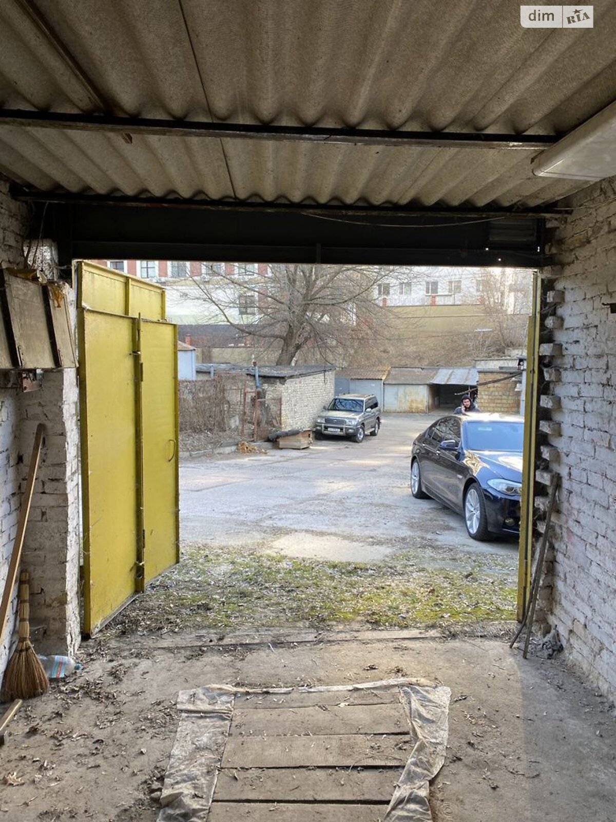 Місце в гаражному кооперативі під легкове авто в Києві, площа 17.7 кв.м. фото 1 Місце в гаражному кооперативі під легкове авто в Києві, площа 17.7 кв.м. фото 1
