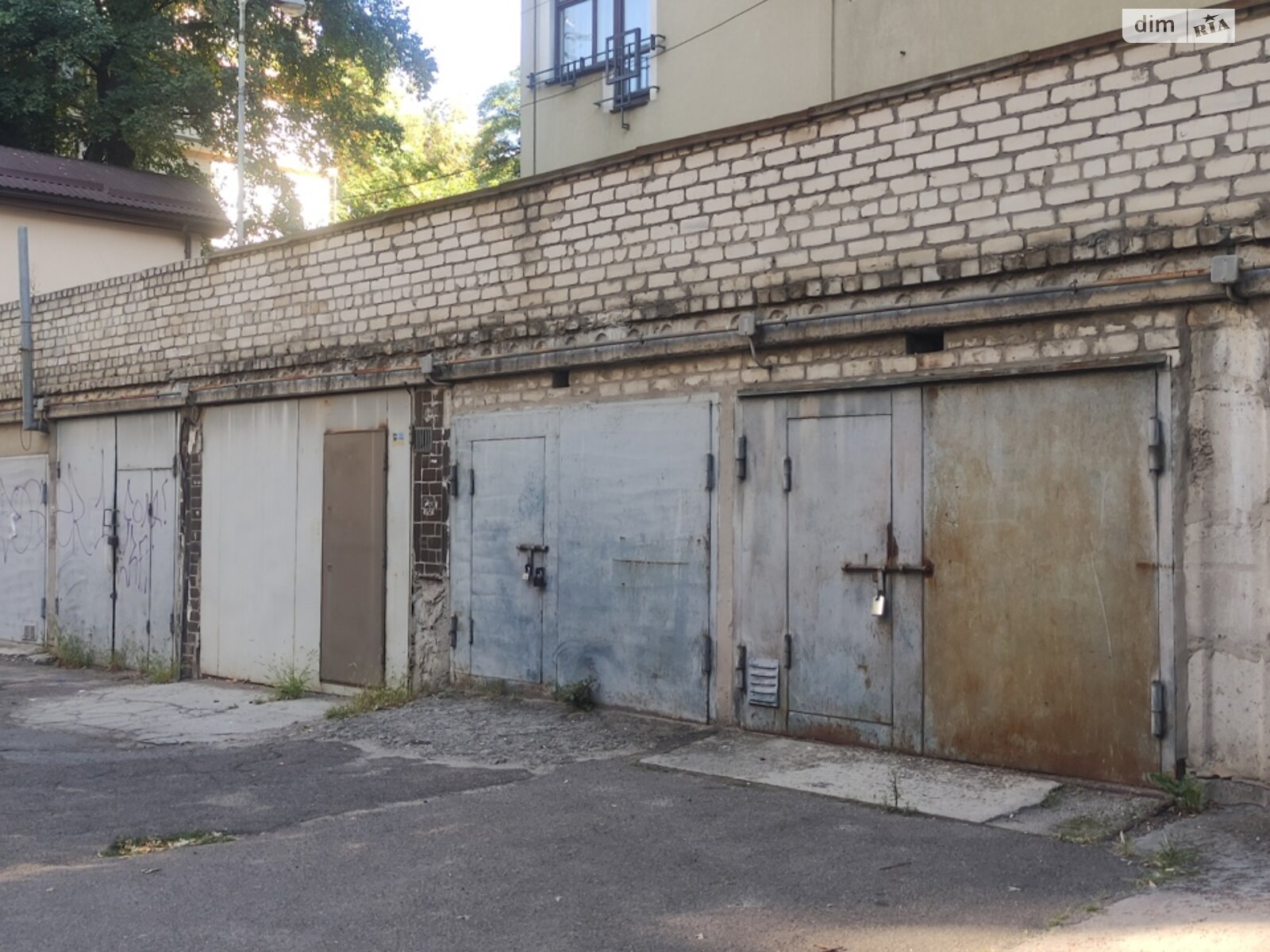 Місце в гаражному кооперативі під легкове авто в Києві, площа 15 кв.м. фото 1