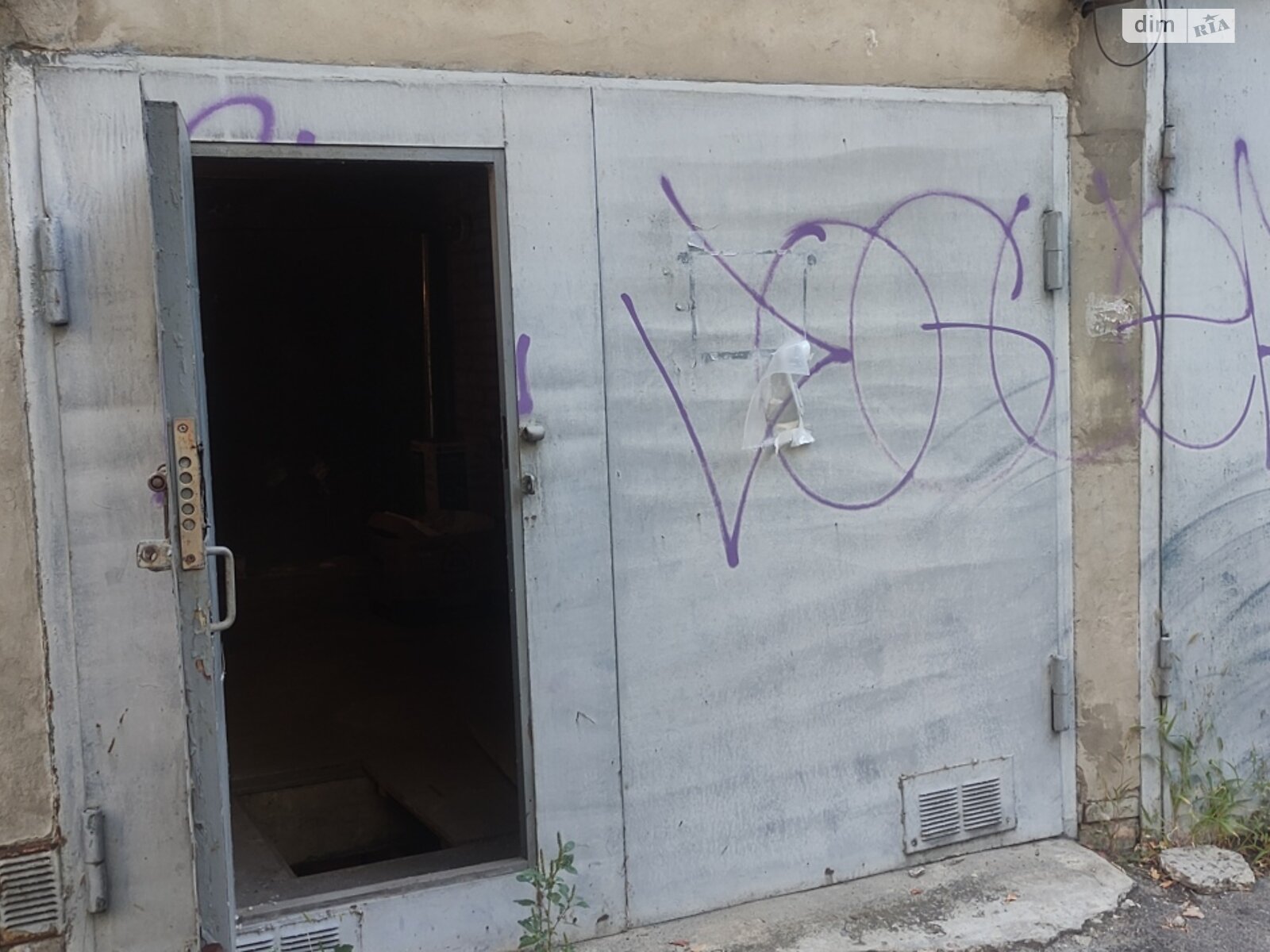 Місце в гаражному кооперативі під легкове авто в Києві, площа 15 кв.м. фото 1