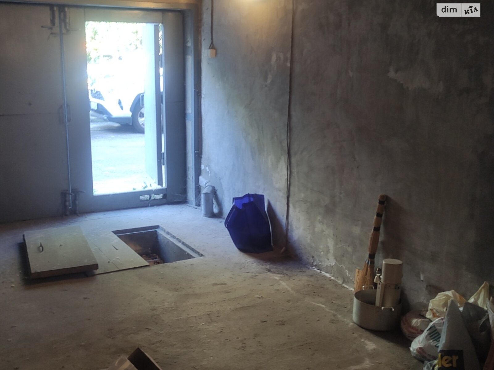 Місце в гаражному кооперативі під легкове авто в Києві, площа 15 кв.м. фото 1