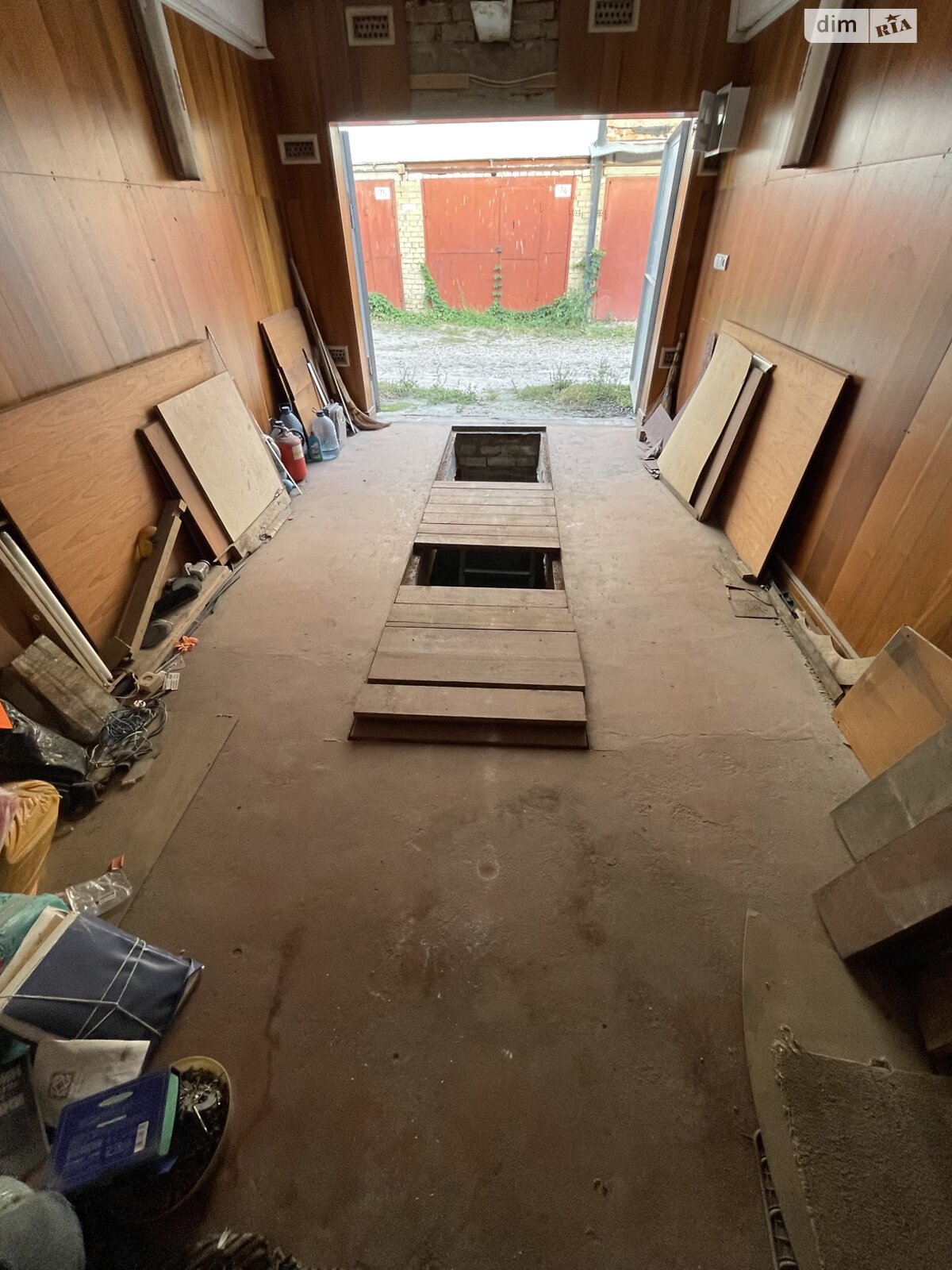 Место в гаражном кооперативе под легковое авто в Киеве, площадь 36 кв.м. фото 1 Место в гаражном кооперативе под легковое авто в Киеве, площадь 36 кв.м. фото 1