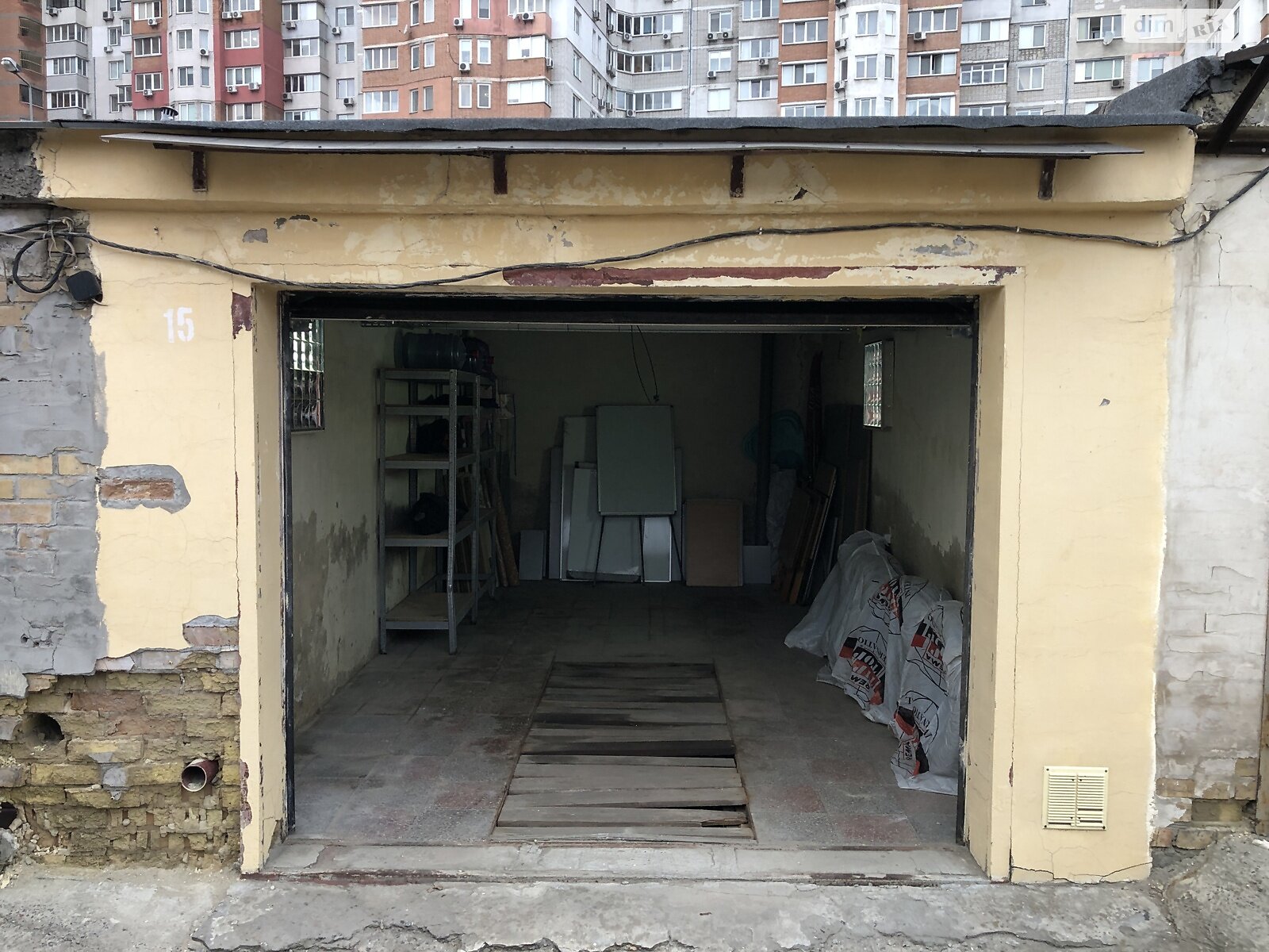 Місце в гаражному кооперативі під легкове авто в Києві, площа 18.5 кв.м. фото 1