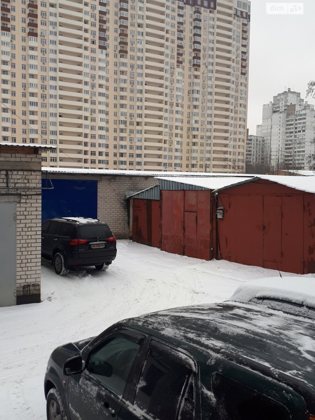Місце в гаражному кооперативі під легкове авто в Києві, площа 70 кв.м. фото 1 Місце в гаражному кооперативі під легкове авто в Києві, площа 70 кв.м. фото 1