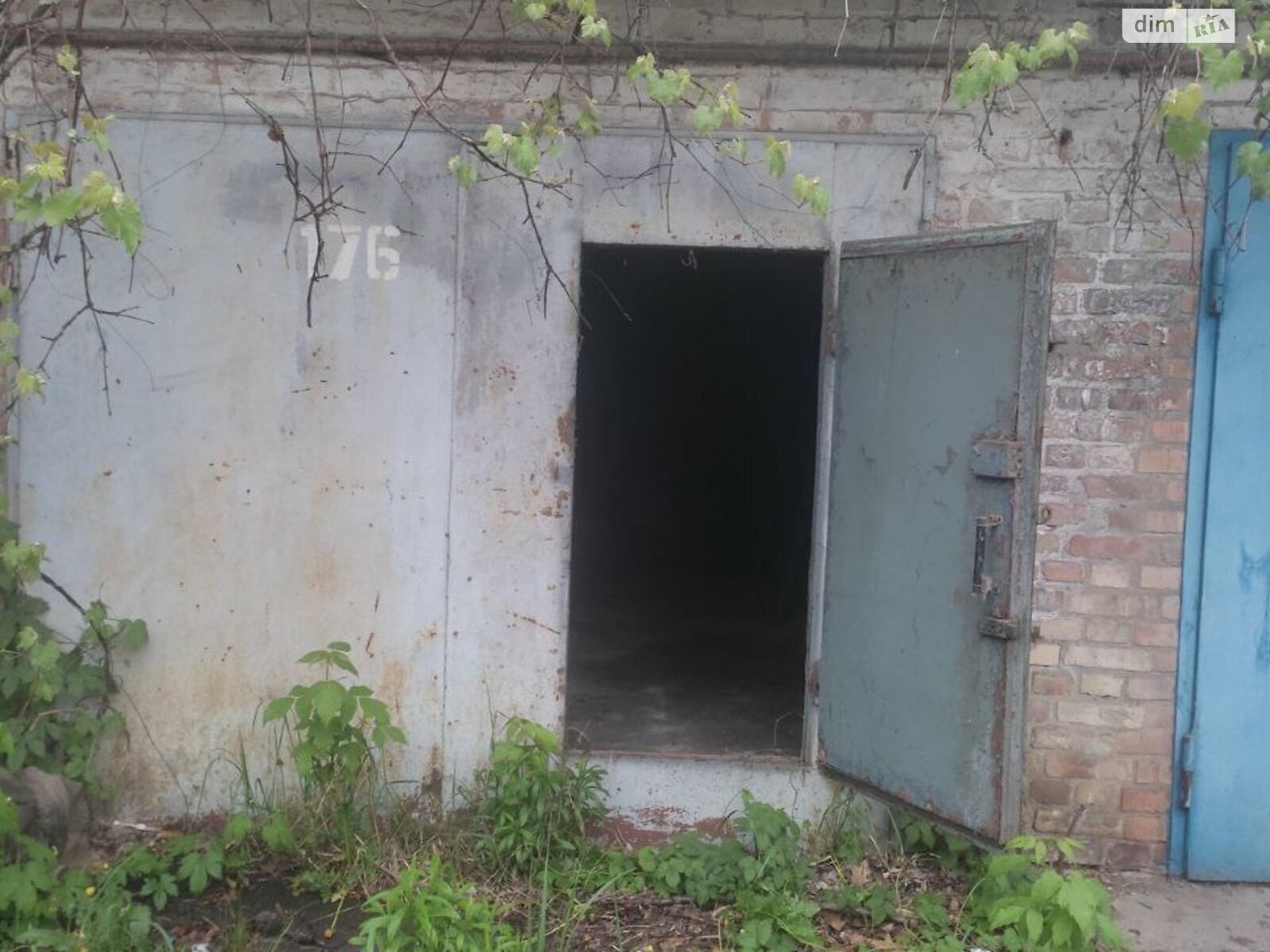 Місце в гаражному кооперативі під легкове авто в Києві, площа 28.4 кв.м. фото 1 Місце в гаражному кооперативі під легкове авто в Києві, площа 28.4 кв.м. фото 1