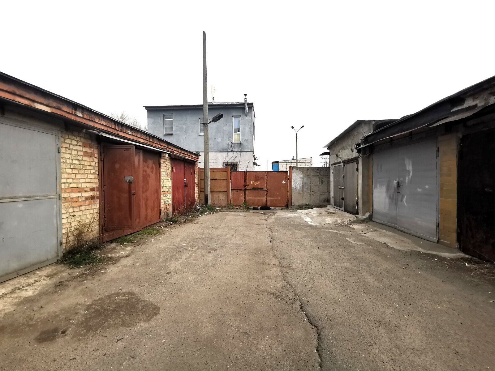 Місце в гаражному кооперативі під легкове авто в Києві, площа 37.6 кв.м. фото 1 Місце в гаражному кооперативі під легкове авто в Києві, площа 37.6 кв.м. фото 1