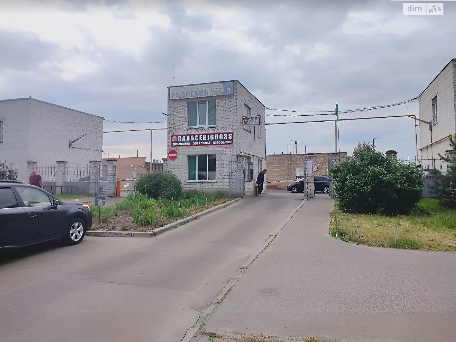 Место в гаражном кооперативе под легковое авто в Киеве, площадь 42 кв.м. фото 1 Место в гаражном кооперативе под легковое авто в Киеве, площадь 42 кв.м. фото 1