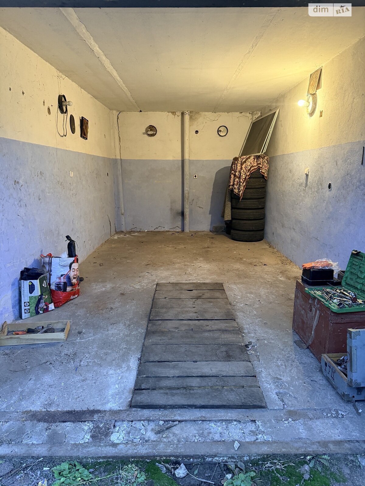 Место в гаражном кооперативе под легковое авто в Киеве, площадь 33.2 кв.м. фото 1 Место в гаражном кооперативе под легковое авто в Киеве, площадь 33.2 кв.м. фото 1