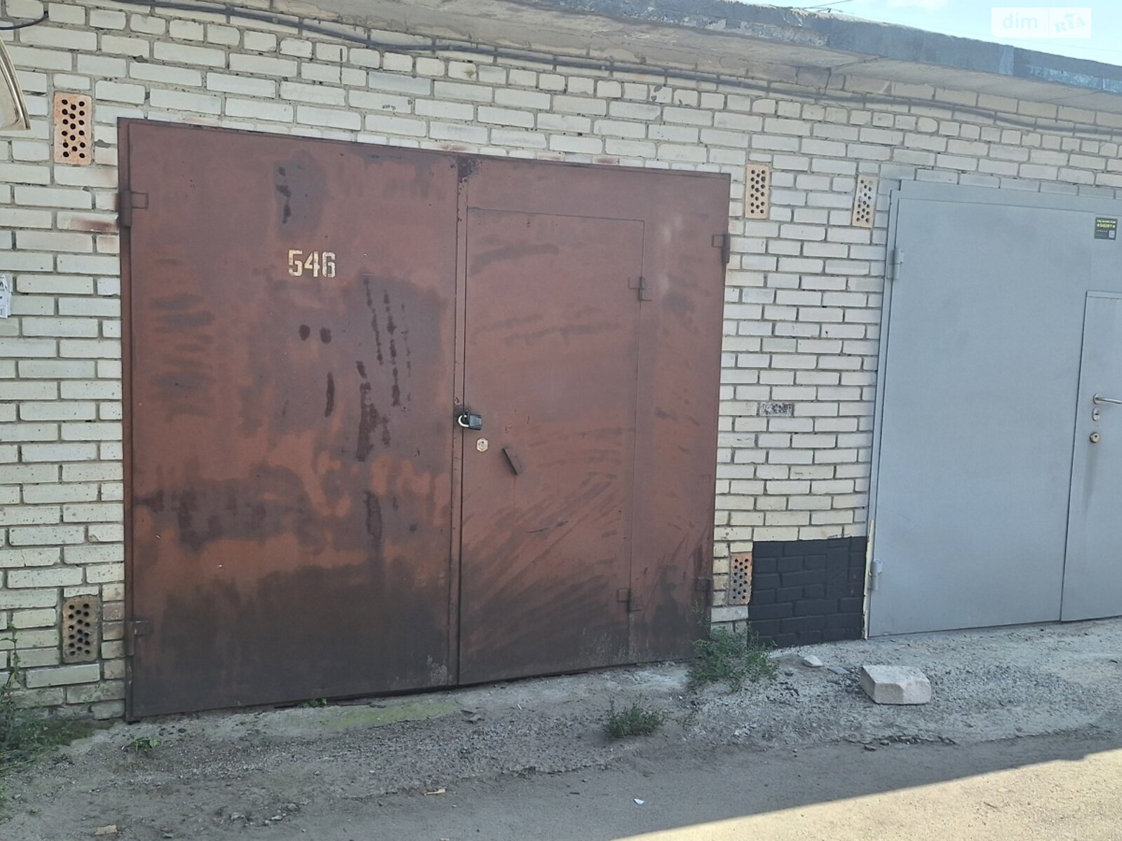 Место в гаражном кооперативе под легковое авто в Киеве, площадь 39 кв.м. фото 1 Место в гаражном кооперативе под легковое авто в Киеве, площадь 39 кв.м. фото 1