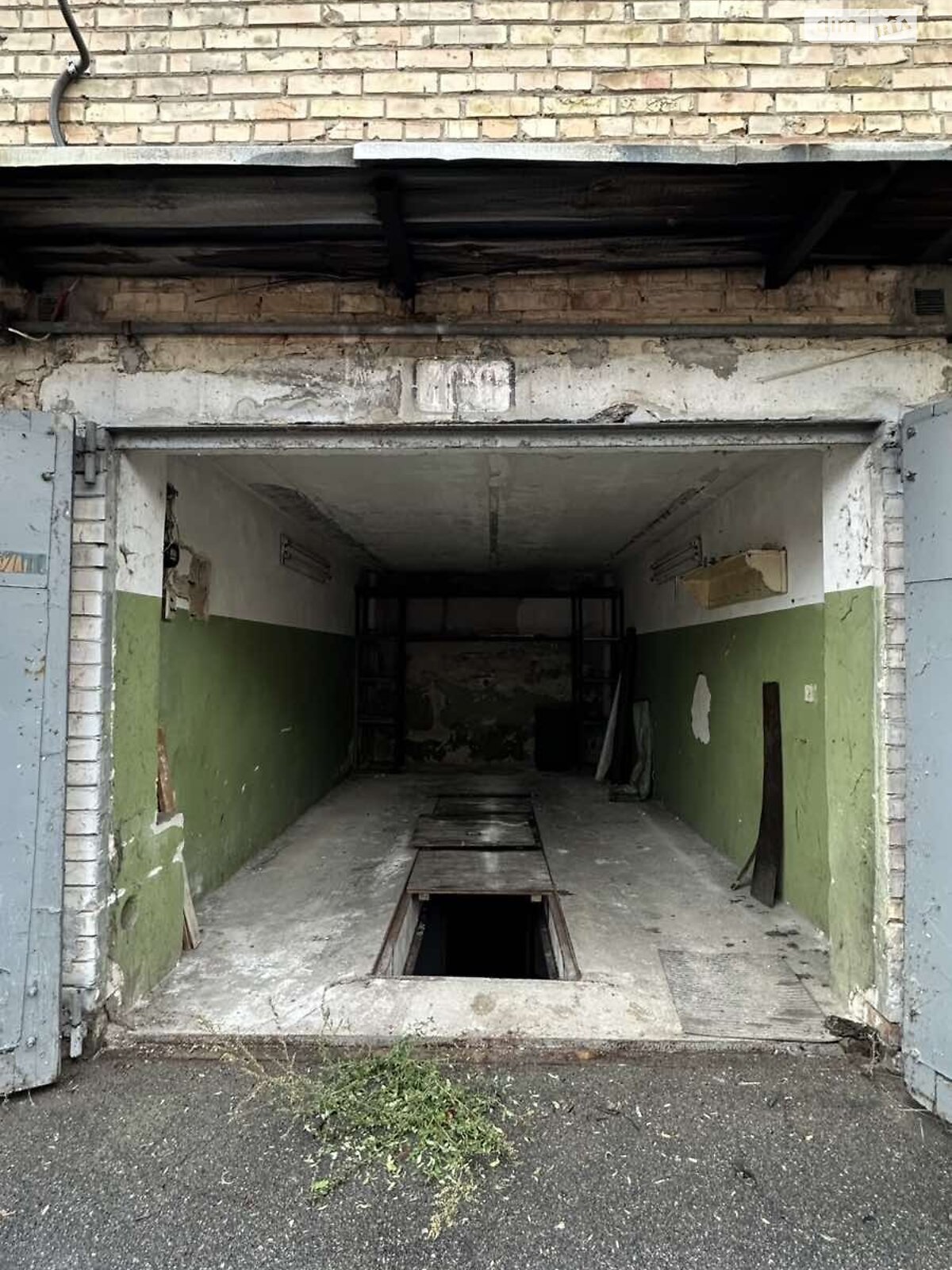 Место в гаражном кооперативе под легковое авто в Киеве, площадь 32 кв.м. фото 1