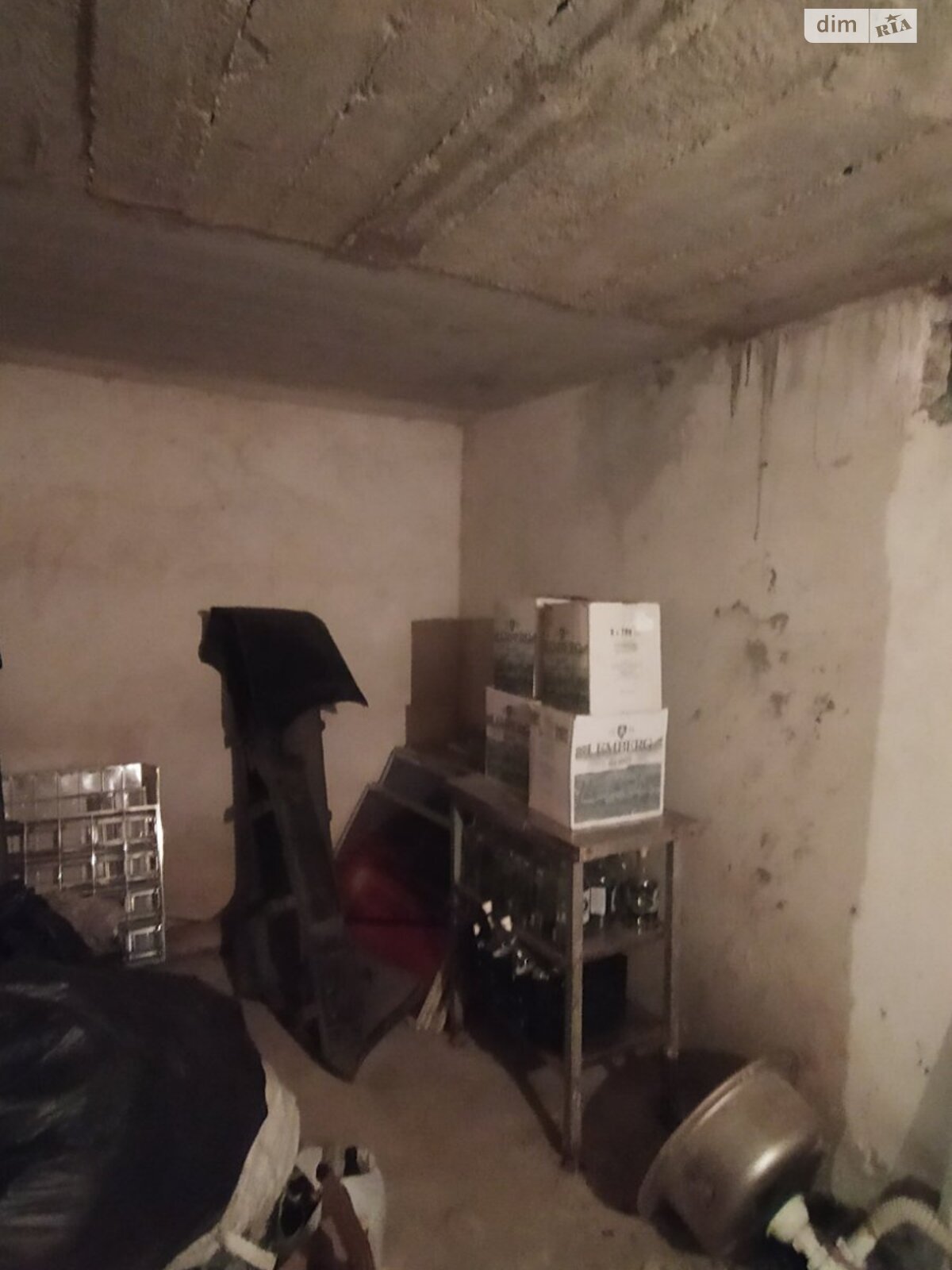 Місце в гаражному кооперативі під легкове авто в Львові, площа 55 кв.м. фото 1 Місце в гаражному кооперативі під легкове авто в Львові, площа 55 кв.м. фото 1